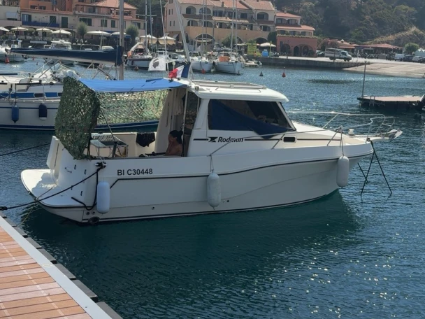 Pronájem lodi Bastia Port lákavé ceny Rodman 747 Plus