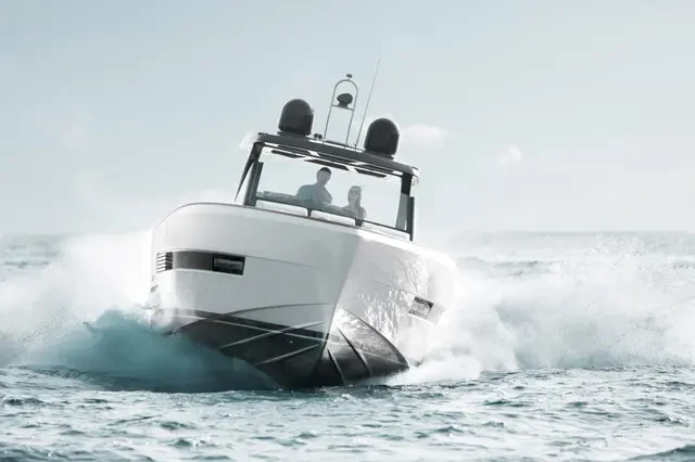 Pronajmout si Fjord Fjord 42 Open v Saint-Tropez