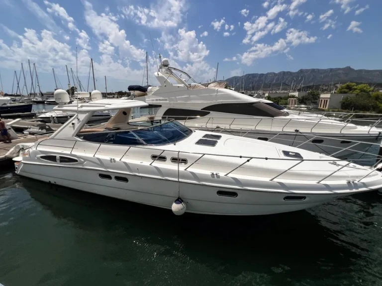 Pronájem lodi Sealine S48 v Vibo Marina na Samboatu