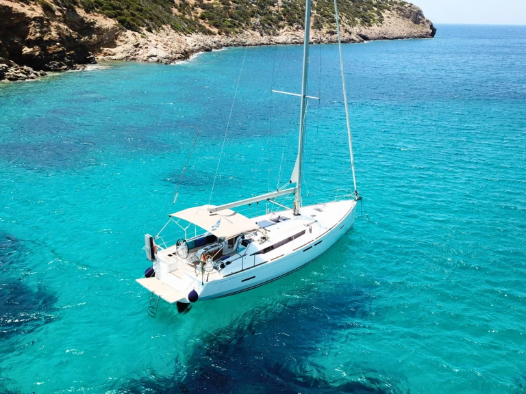 Jeanneau Sun Odyssey 419 jednotlivci a charterové společnosti v Alimos