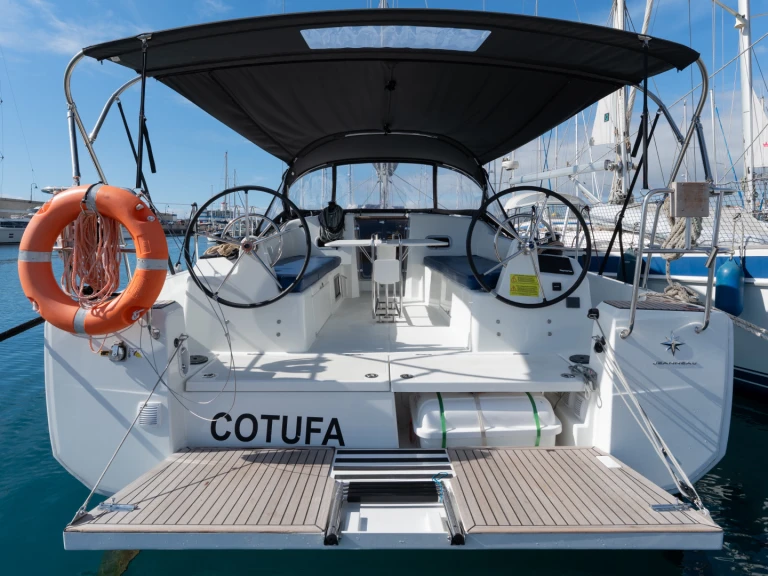 Pronájem lodi Jeanneau Sun Odyssey 380 v Las Galletas na Samboatu