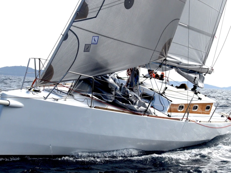 Pronájem lodi Bepox Classic 38 v Marseille na Samboatu