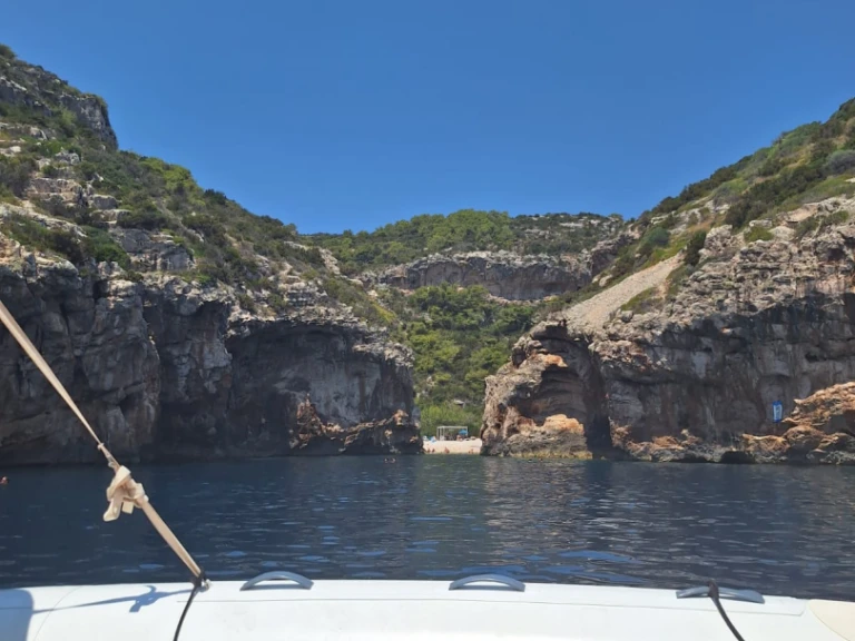 Marlin Boat 790 Pro Dynamic jednotlivci a charterové společnosti v Hvar 