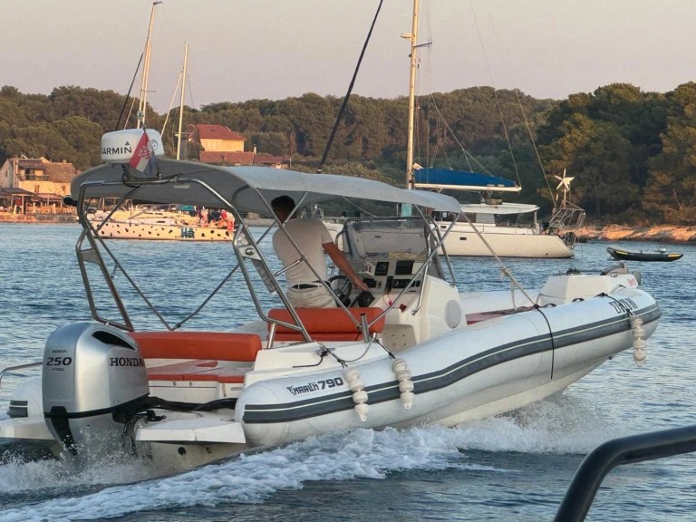 Pronájem jachty v Hvar  -Marlin Boat 790 Pro Dynamic na Samboatu