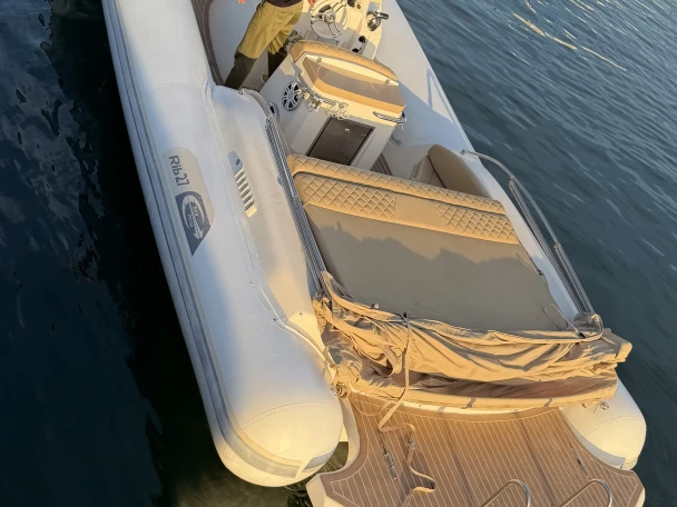 Pronájem Polotuhá loď Sea prop s licencí