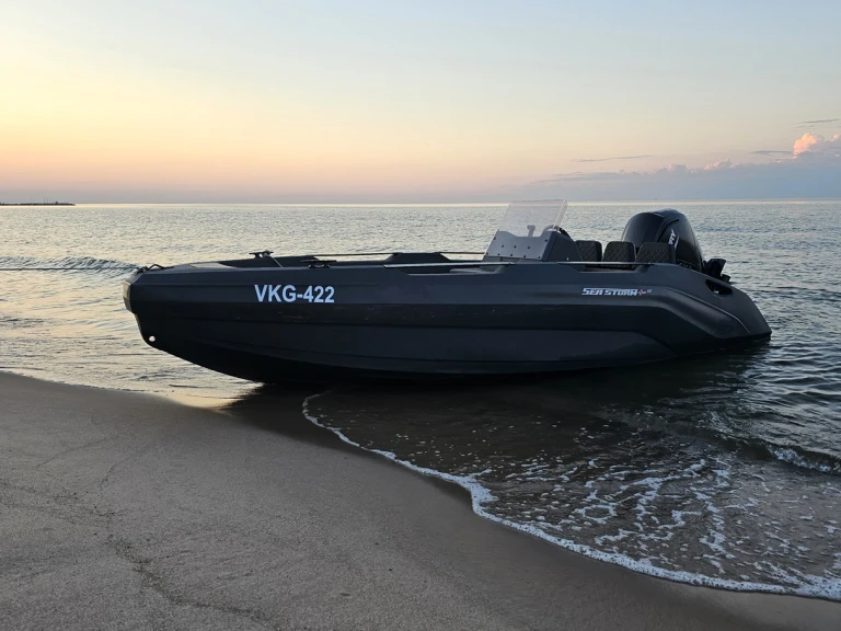 Motorová loď k pronájmu v Vannes za nejlepší cenu