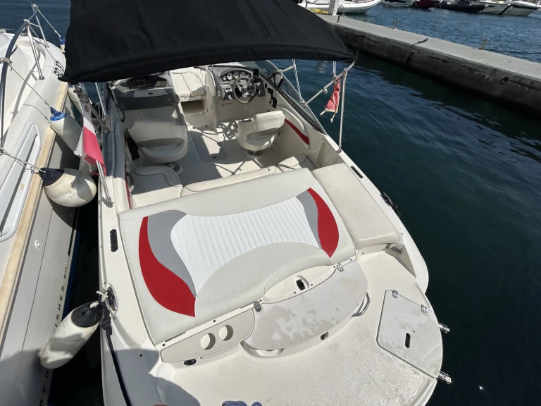 Pronájem jachty v Budva -Stingray 208LR na Samboatu