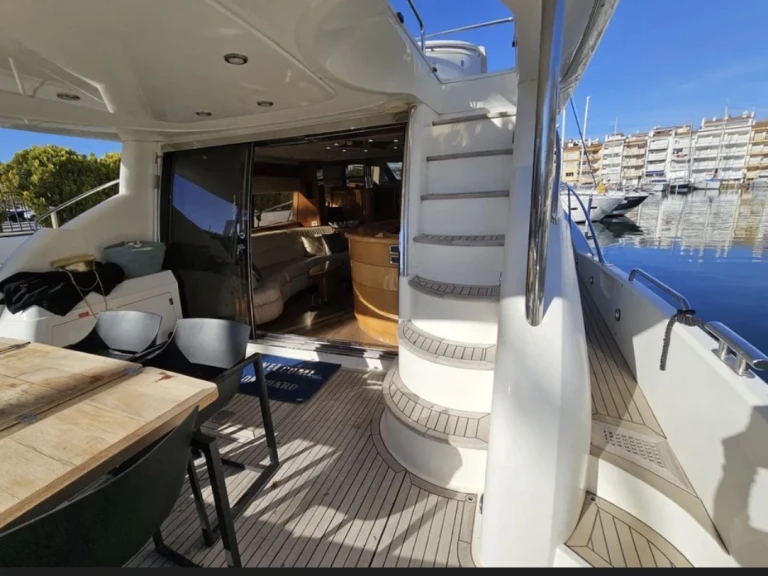 Sunseeker Manhattan 74 MK II jednotlivci a charterové společnosti v Golfe-Juan