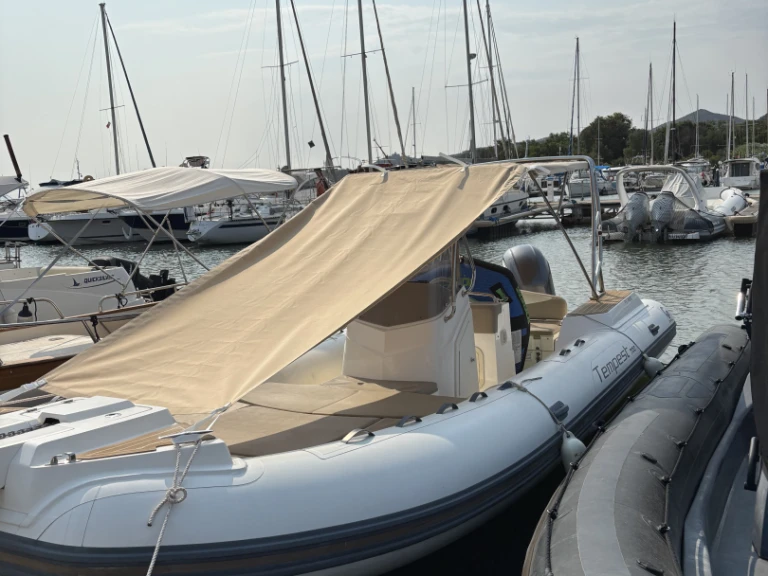 Pronajmout si Capelli Tempest 700 v Argelès-sur-Mer