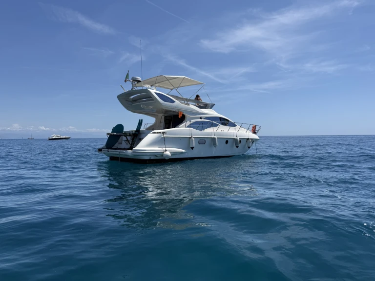 Pronájem lodi Varazze lákavé ceny Azimut 43 Fly