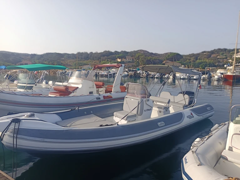 Pronajmout si MV Marine 770 Fashion  v Sant'Amanza