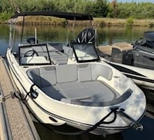 Pronajmout Motorová loď se skipperem či ne Bayliner v Hyeres