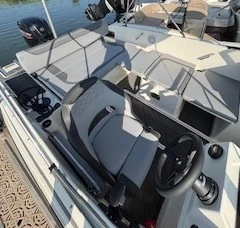Motorová loď k pronájmu v Hyeres za nejlepší cenu