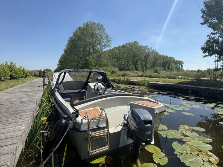 Motorová loď k pronájmu v Oud Ade za nejlepší cenu