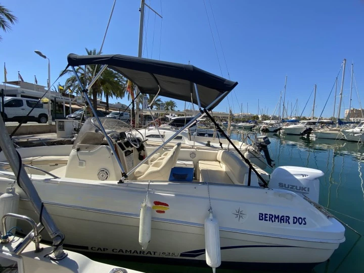 Jeanneau Cap Camarat 635 Open jednotlivci a charterové společnosti v La Manga