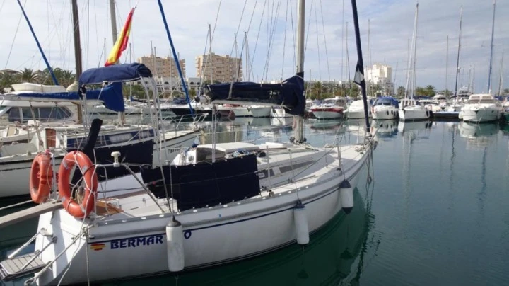 Pronájem lodi Jeanneau Aquila v La Manga na Samboatu