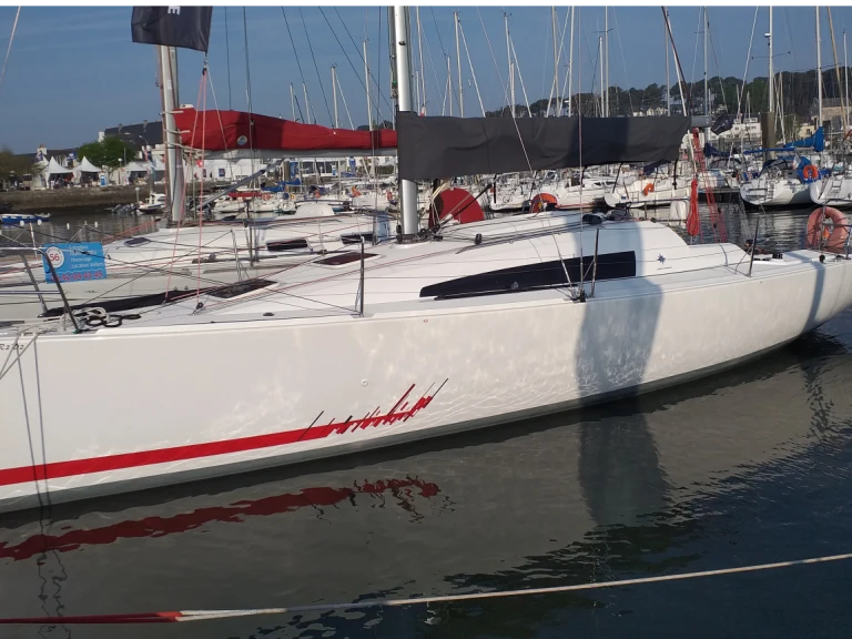 Pronájem lodi La Trinité-sur-Mer lákavé ceny Sun Fast 3200