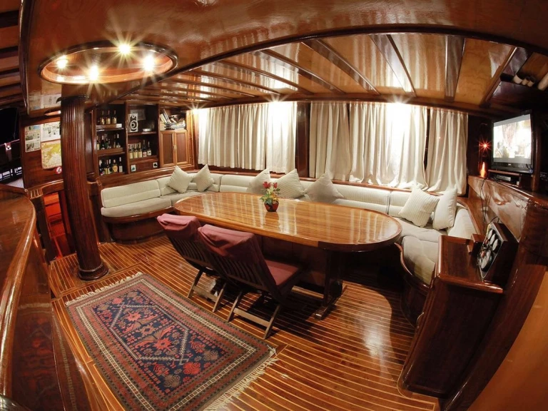 Pronajmout si Custom Made Custom made v Fethiye