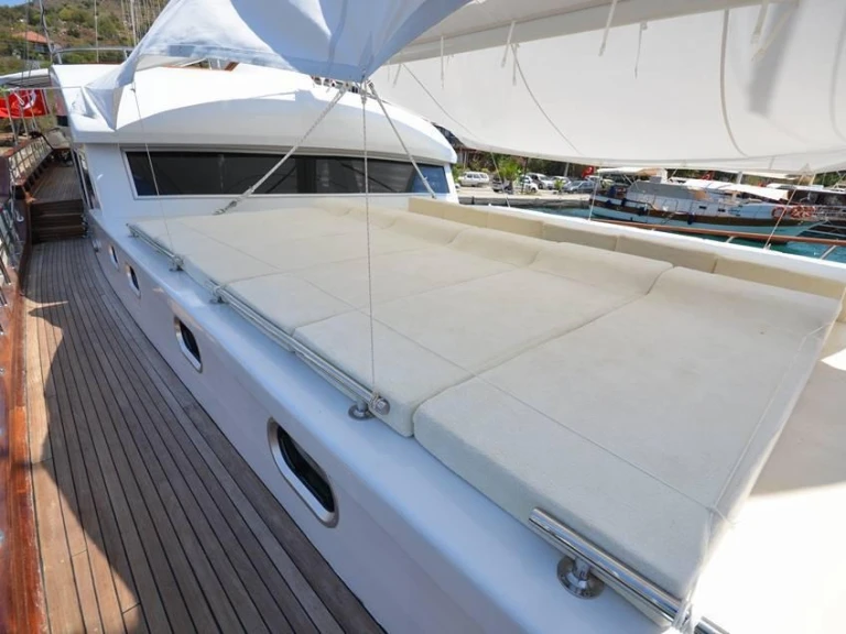 Pronajmout si Custom Made Custom made v Marmaris