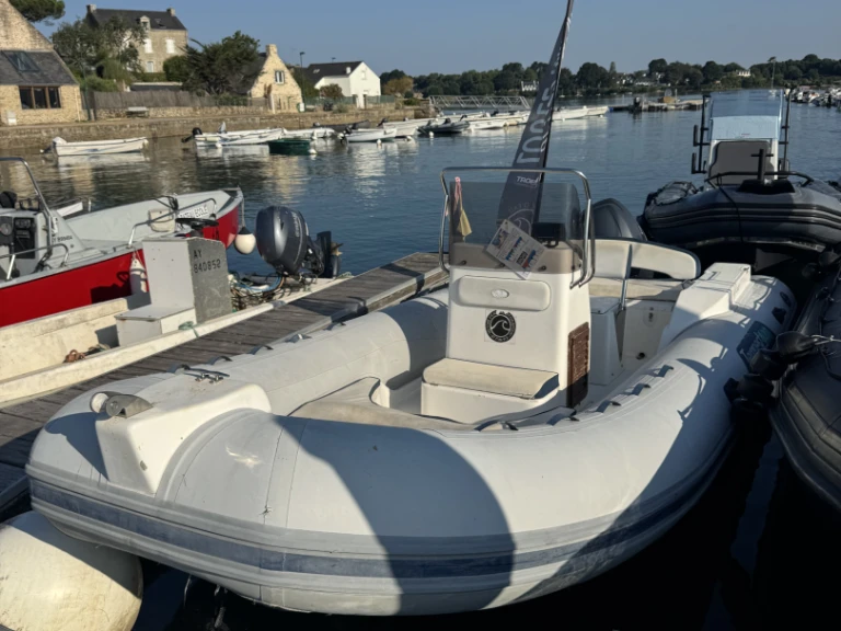 Pronájem lodi Capelli Tempest 650 Open v Baden na Samboatu