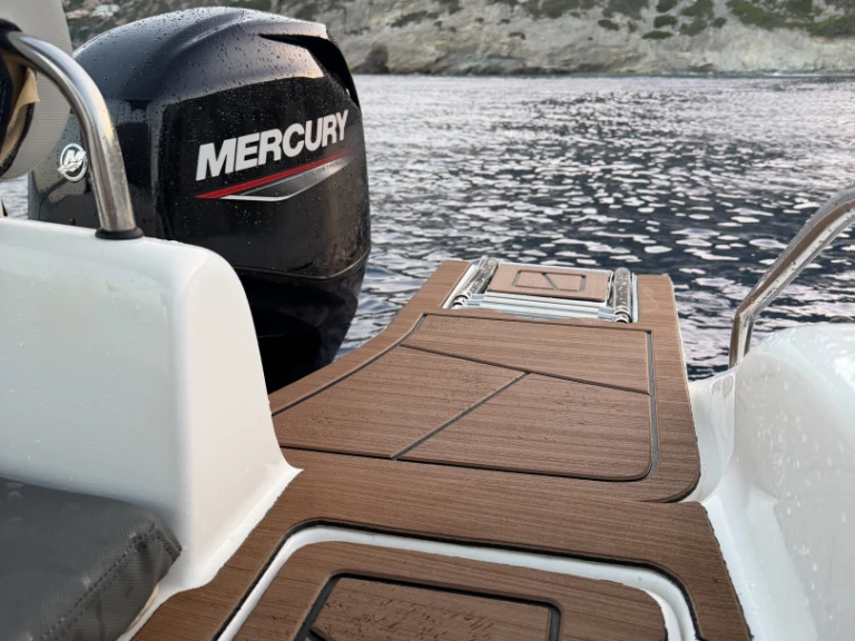 Poseidon Blue Water 185 jednotlivci a charterové společnosti v Pantánassa