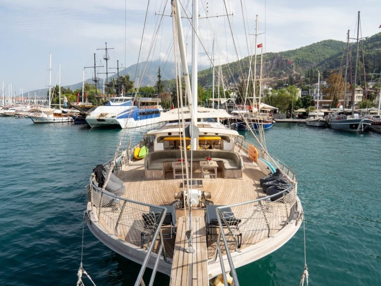 Custom Made Custom made jednotlivci a charterové společnosti v Fethiye