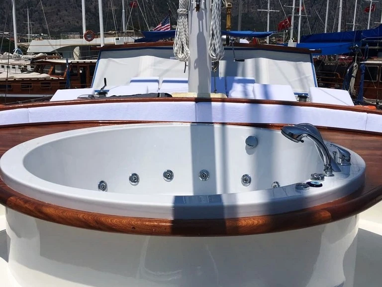 Pronájem jachty v Fethiye -Custom Made Custom made na Samboatu