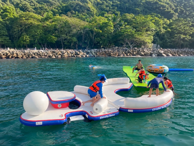 Pronájem jachty v Puerto Vallarta -Custom Made custom na Samboatu
