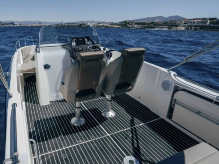 Pronájem Motorová loď v Marseille -Quicksilver Activ 755 Sundeck