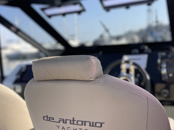 Pronájem Motorová loď v Marbella -De Antonio D34 Xplorer