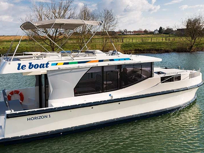 Pronajmout Motorová loď se skipperem či ne Le Boat v Saint-Gilles du Gard
