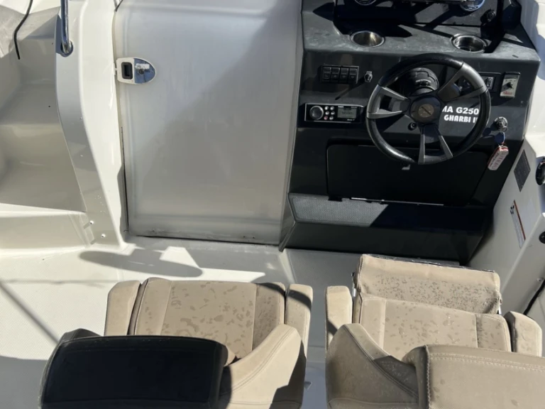 Pronájem lodi Quicksilver Activ 675 Sundeck v Marseille na Samboatu
