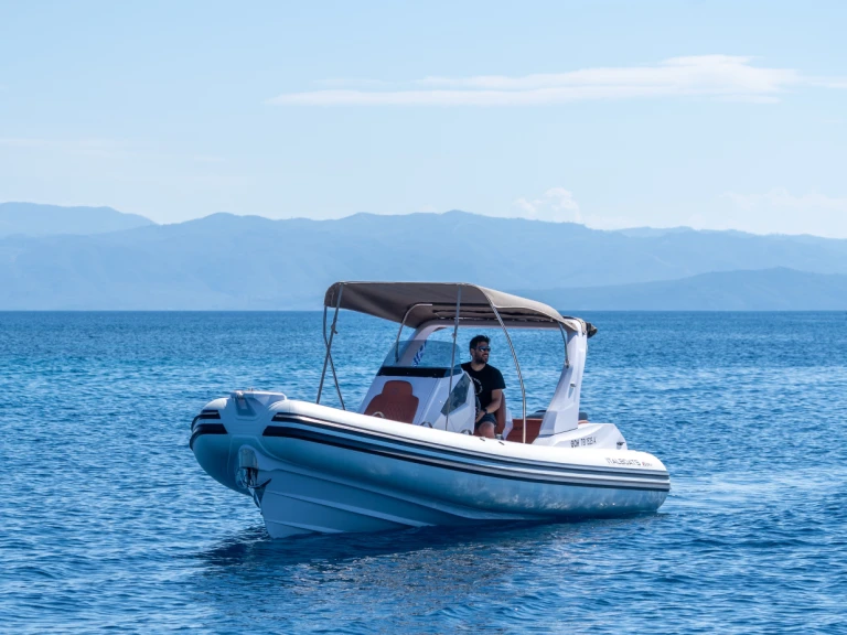 Pronájem jachty v Skiathos -Italboats Stinger 24 gt na Samboatu