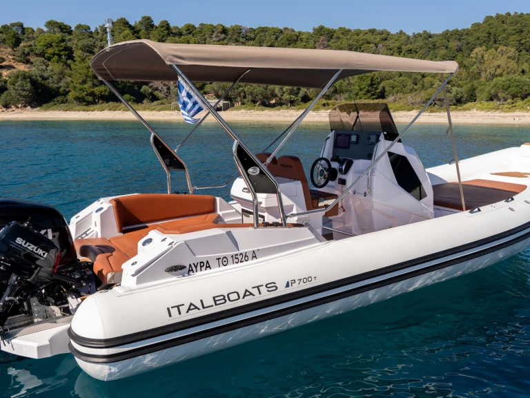 Pronájem lodi Skiathos lákavé ceny Predator 700