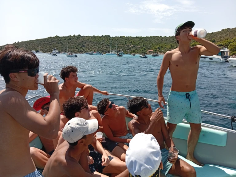 Pronájem lodi Split lákavé ceny Cap Camarat 7.5 CC Style