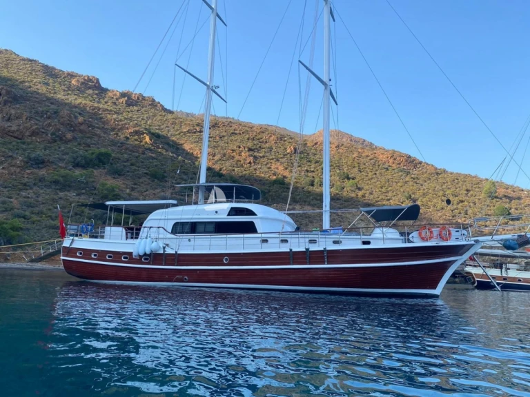 Pronajmout si Custom Made Custom made v Marmaris