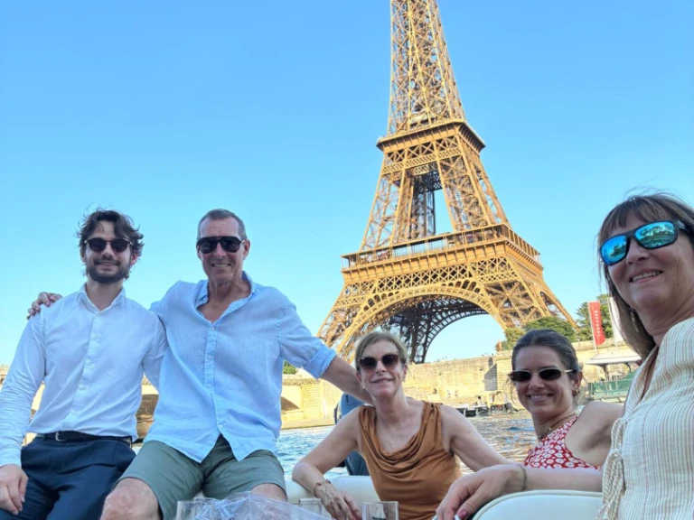 Pronájem lodi Paris lákavé ceny Mercruser