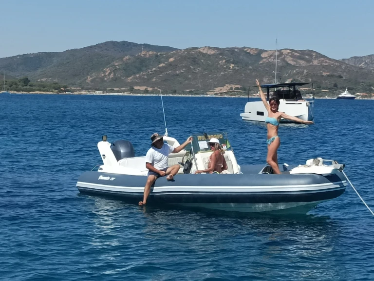 Pronájem Polotuhá loď Marlin Boat s licencí