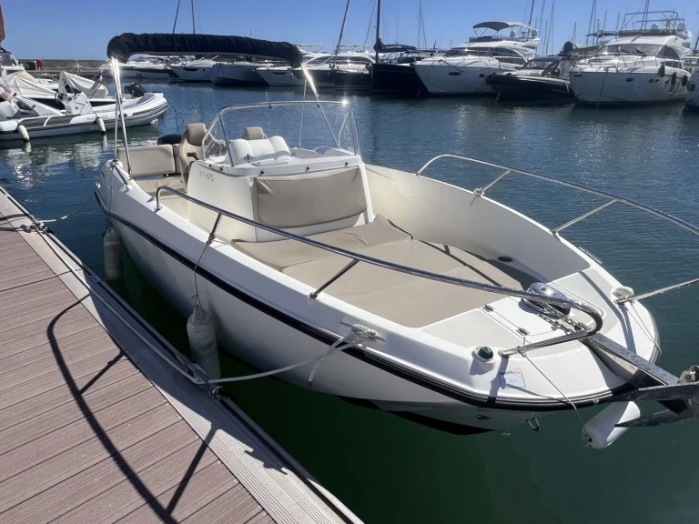 Pronájem Motorová loď v Marseille -Quicksilver Activ 675 Open