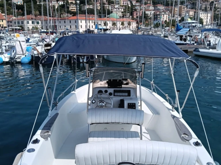 Avila Grifo jednotlivci a charterové společnosti v Imperia