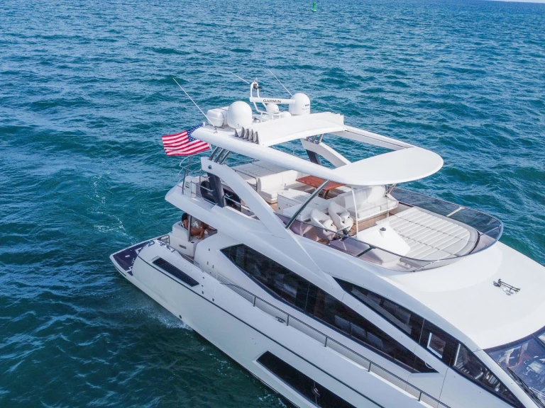 Pronajmout si Sunseeker Asha v Miami