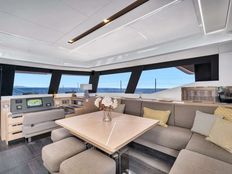 Pronajmout Jachta se skipperem či ne Fountaine Pajot v Karibik