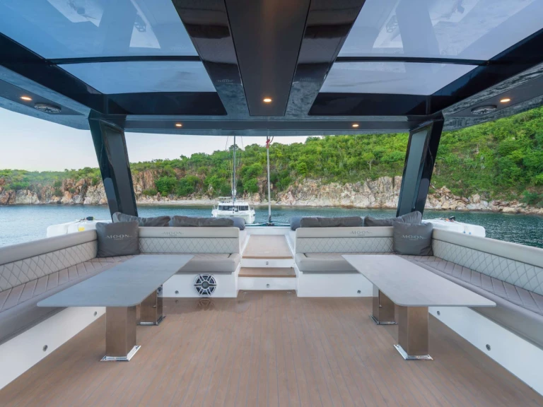 Pronájem jachty v Tortola -Moon Yacht Tryst na Samboatu