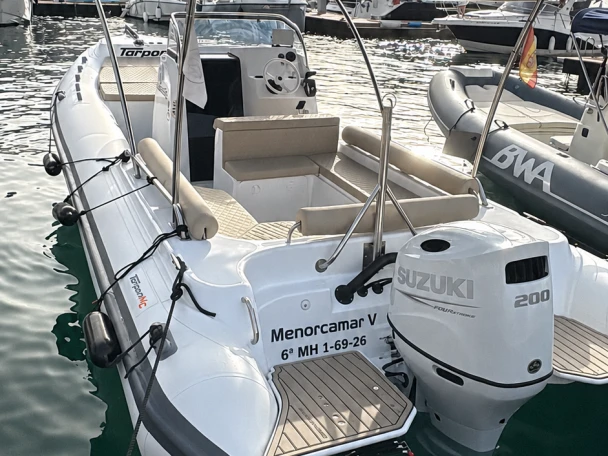 Pronájem Polotuhá loď Tarpon s licencí