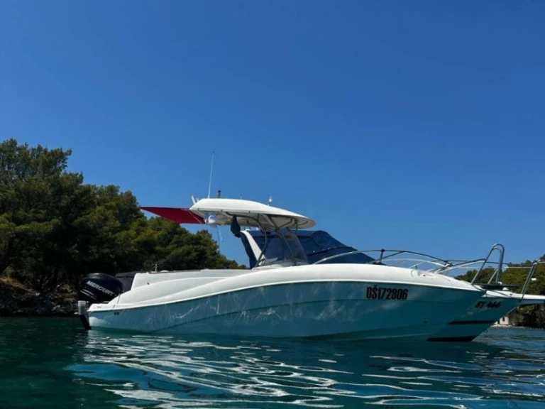 Pronájem lodi Poljica lákavé ceny Quicksilver 720 Commander