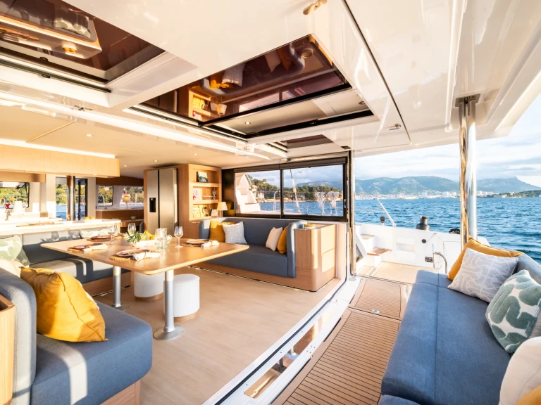 Bali Bali 5.2 jednotlivci a charterové společnosti v Saint-Mandrier-sur-Mer