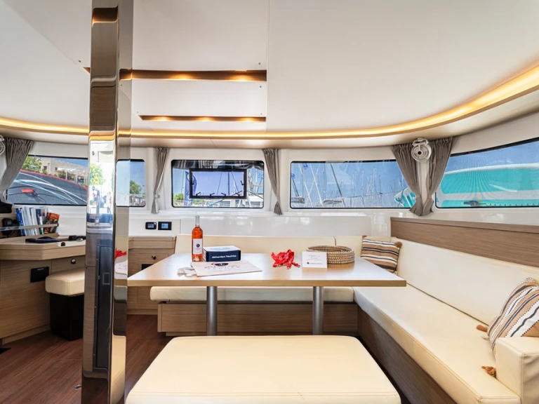 Pronájem lodi Piso Livadi lákavé ceny Lagoon 46