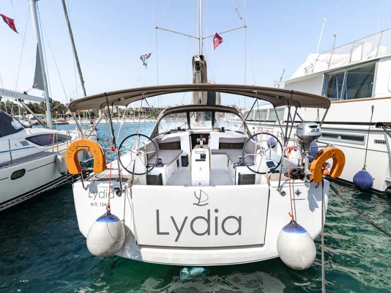 Jeanneau Sun Odyssey 490 jednotlivci a charterové společnosti v Nea Peramos