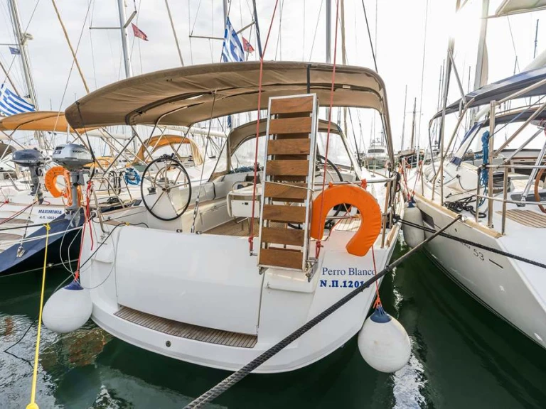 Pronájem lodi Jeanneau Sun Odyssey 519 v Neo Klima na Samboatu