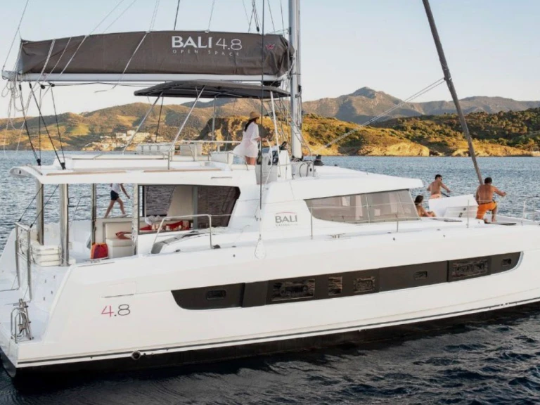 Pronajmout si Bali Bali 4.8 v Nikiána